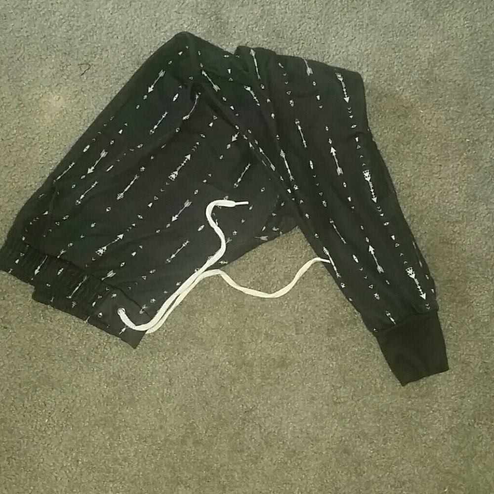 Arrow Printed Joggers